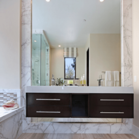 výška zrkadla nad nápadmi na umývadlo v kúpeľni
