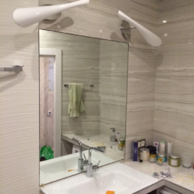 zrkadlová výška nad nápadmi nápadov na umývadlo v kúpeľni