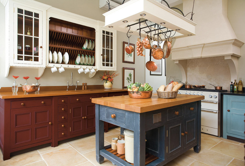 bar counter in the kitchen