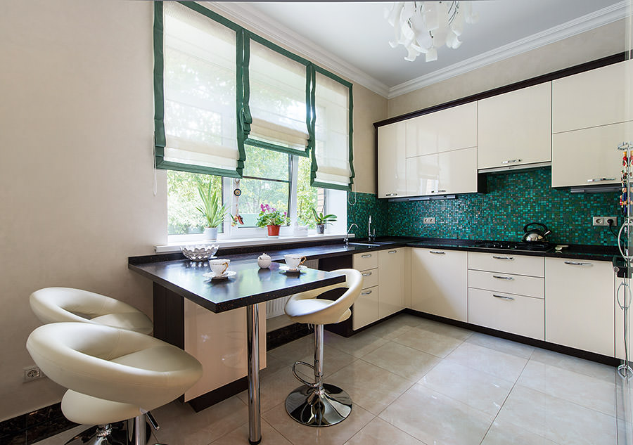 kitchen design with breakfast bar