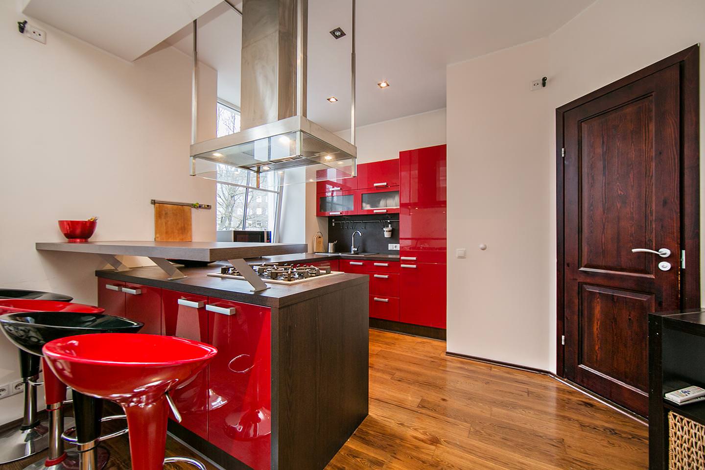 kitchen design with breakfast bar