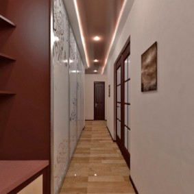 coridor lung și îngust în interiorul apartamentului idei