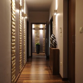 hành lang hẹp dài trong nội thất căn hộ