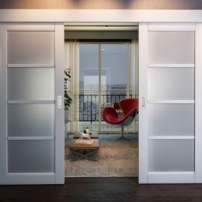 Sliding doors with tempered glass inserts