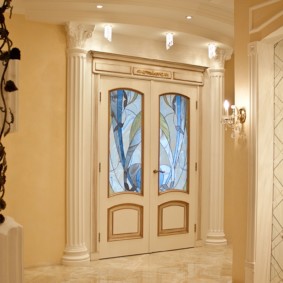 Columns in the interior of a classic hallway