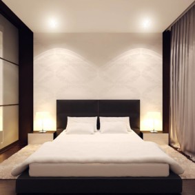 Minimalistisk stil sovrum