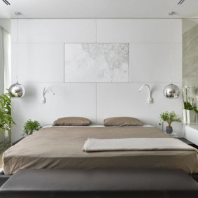 Világos hálószoba a minimalizmus stílusában