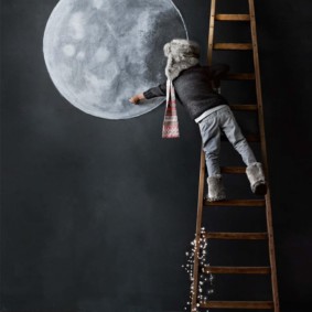 Tegning av månen på en tavle