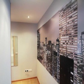 papel de parede combinado no corredor do interior da foto do apartamento