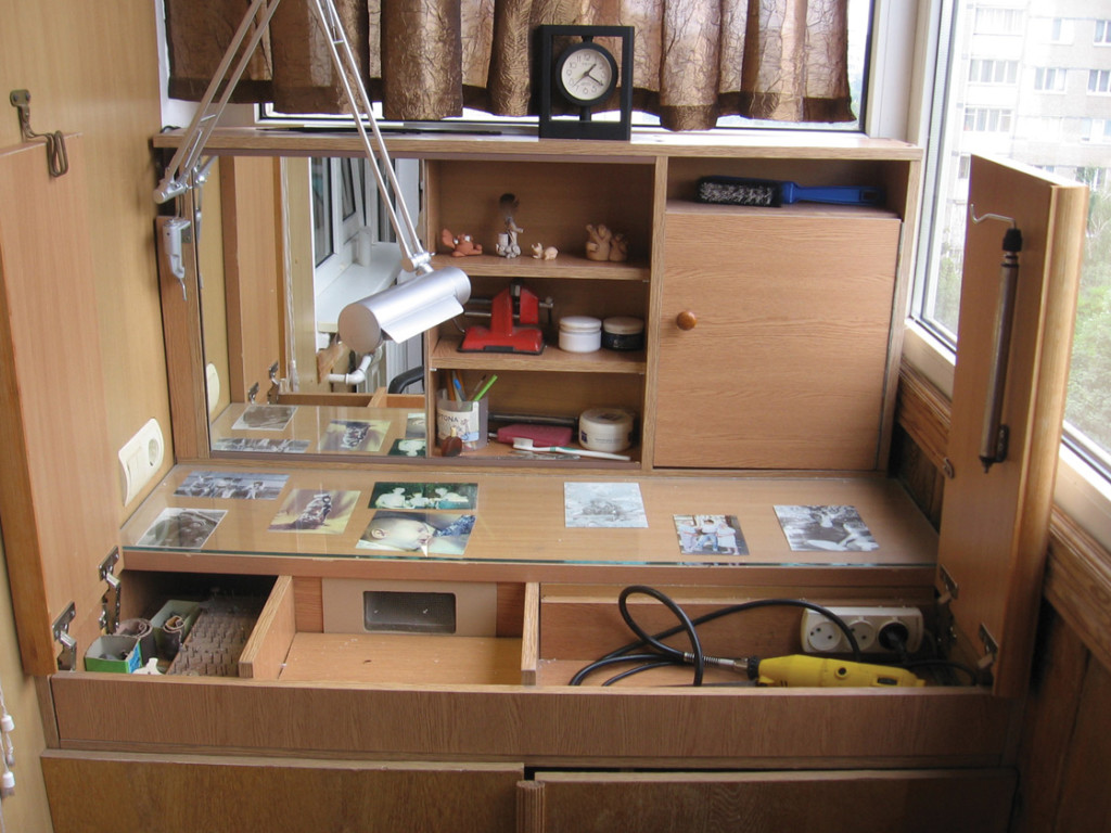 Workshop op een klein balkon van een stadsappartement