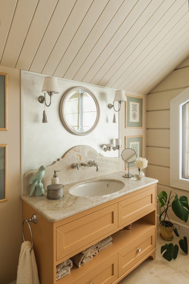 Đồ nội thất bằng gỗ trong phòng tắm ấm cúng