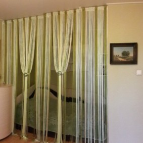 cortinas de filamentos na decoração da cozinha