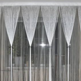 cortinas de filamentos na cozinha