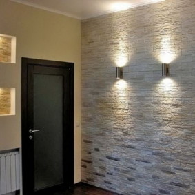 wallpaper and decorative stone in the interior of the hallway ideas design