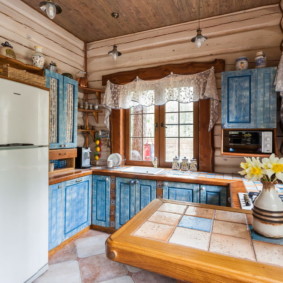 gordijnen voor de keuken in de stijl van provence foto-interieur