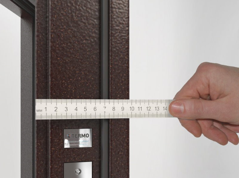 Measurement of door thickness with soundproofing