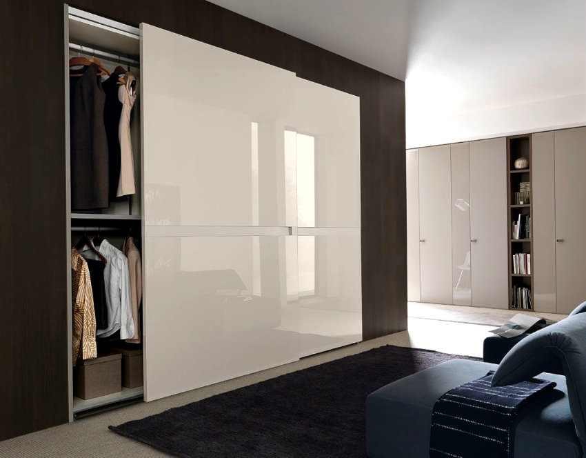 Sliding wardrobe doors in the hallway of a private house