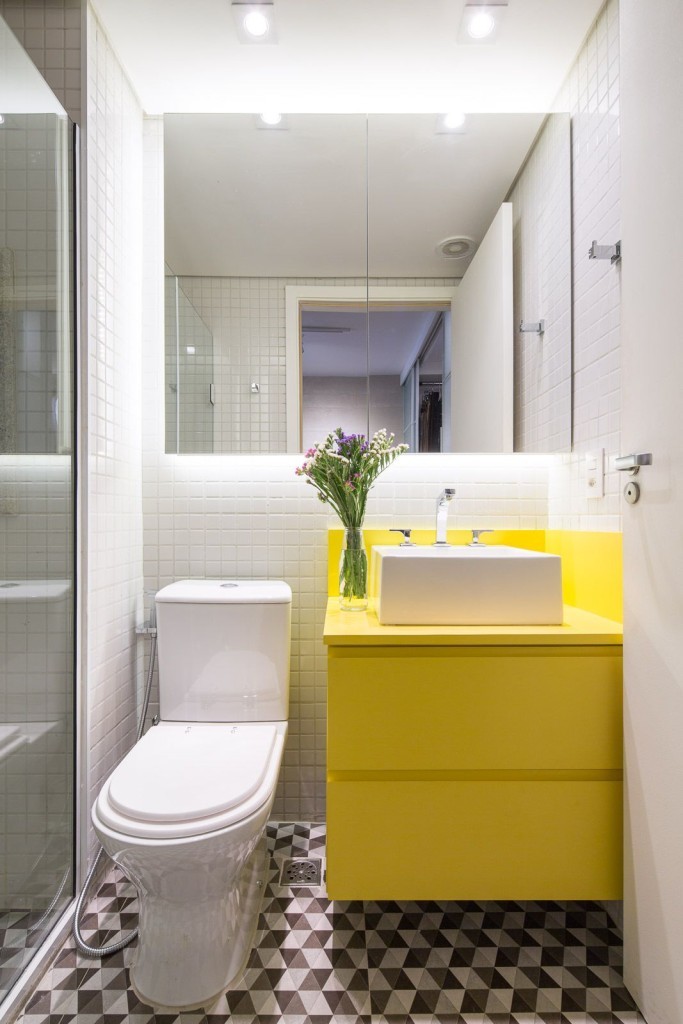 Sarı lavabo dolabı