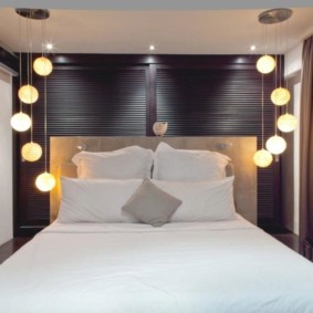 μανίκι στο υπνοδωμάτιο πάνω από τις ιδέες διακόσμησης κρεβατιού
