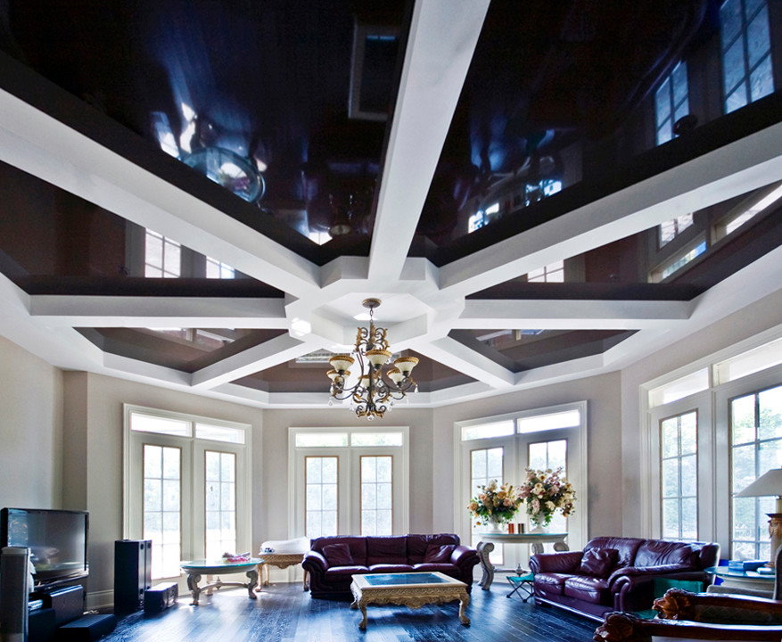 Plafond tendu noir dans le grand hall