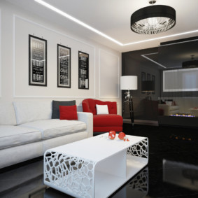 Dzīvojamās istabas interjers melnbaltās krāsās