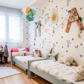 Narrow kids room for two girls