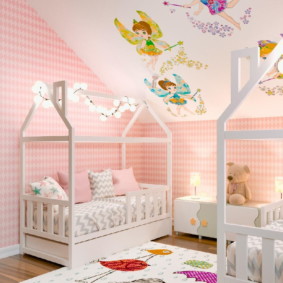 Skaistas gultiņas pirmsskolas vecuma bērniem