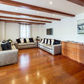 Laminate floor with imitation natural wood