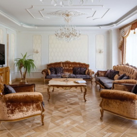 Natural parquet in the classic style room