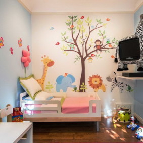 Çocuk odası duvar boyalı ağaç