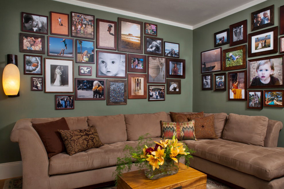 Fotos de família no interior da sala de estar
