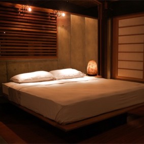 Romantisk atmosfär i makarnas sovrum