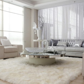 Fehér bútor a nappali belső részében