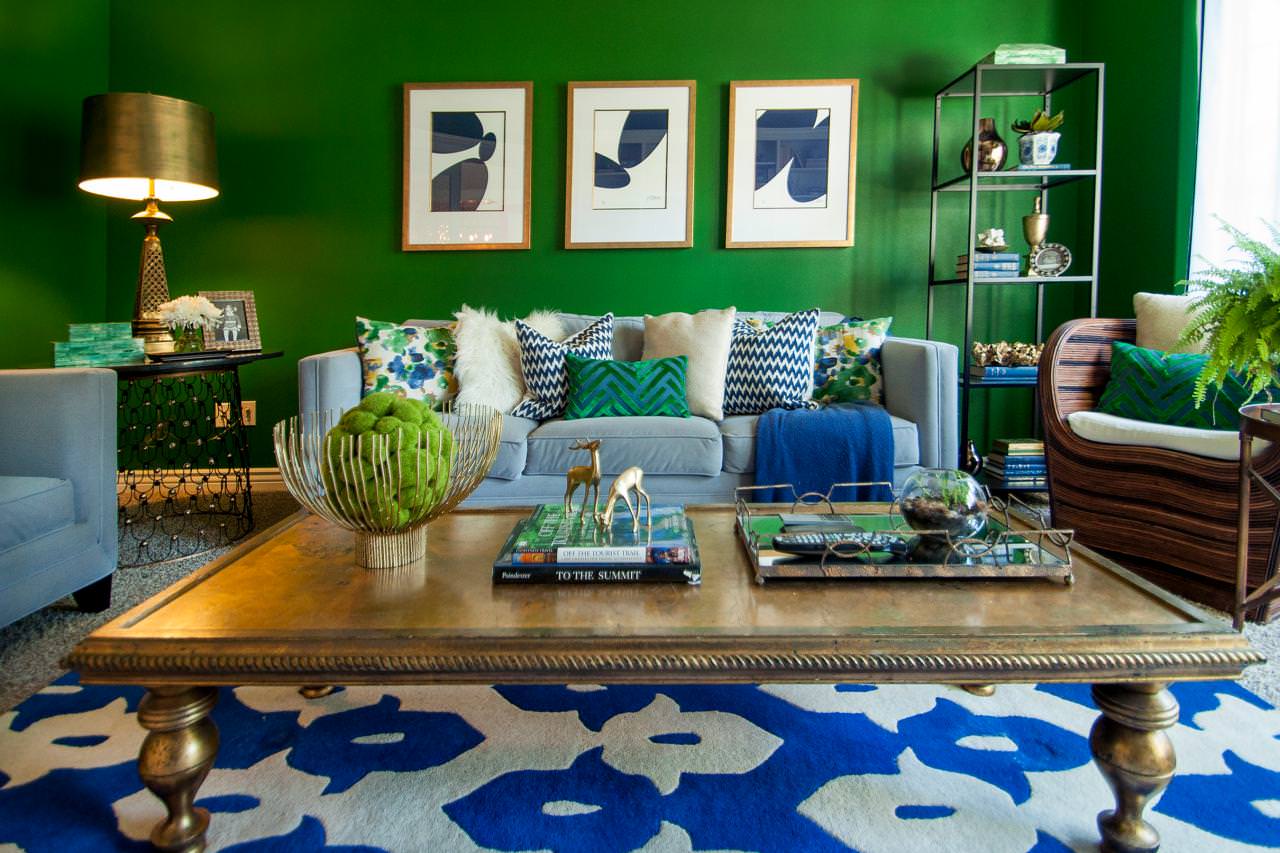 dzīvojamā istaba zaļā dekorā
