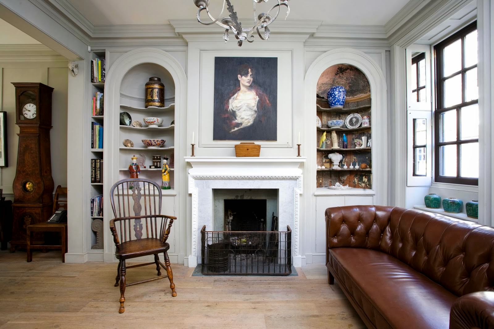 English style living room photo decor