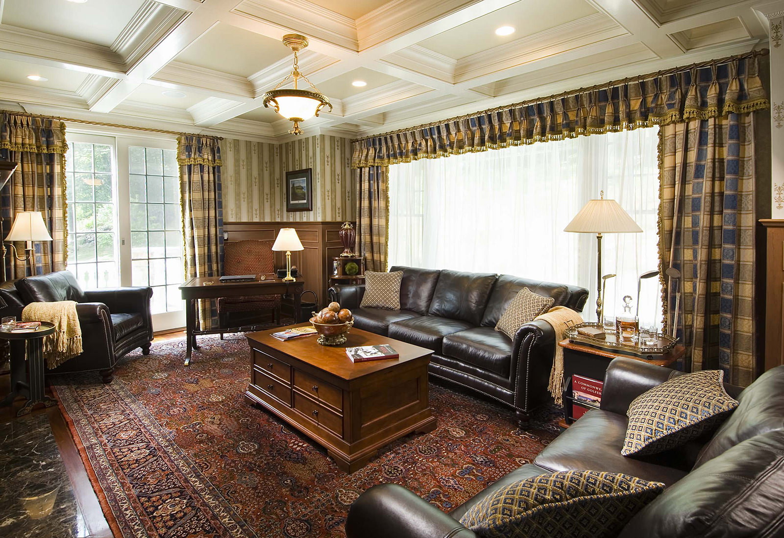 English style living room interior photo