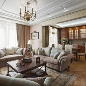klasikinio stiliaus gyvenamojo kambario interjero nuotrauka