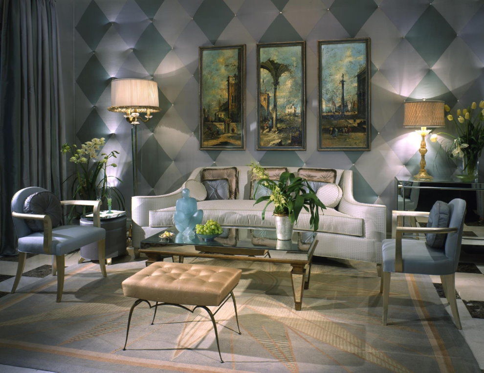Modulāras gleznas virs viesistabas dīvāna