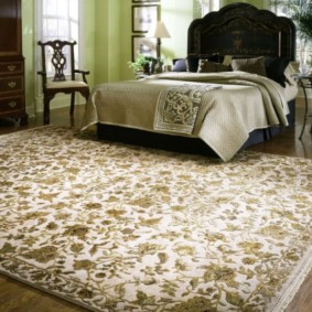 tapis dans la chambre dans des tons pastel