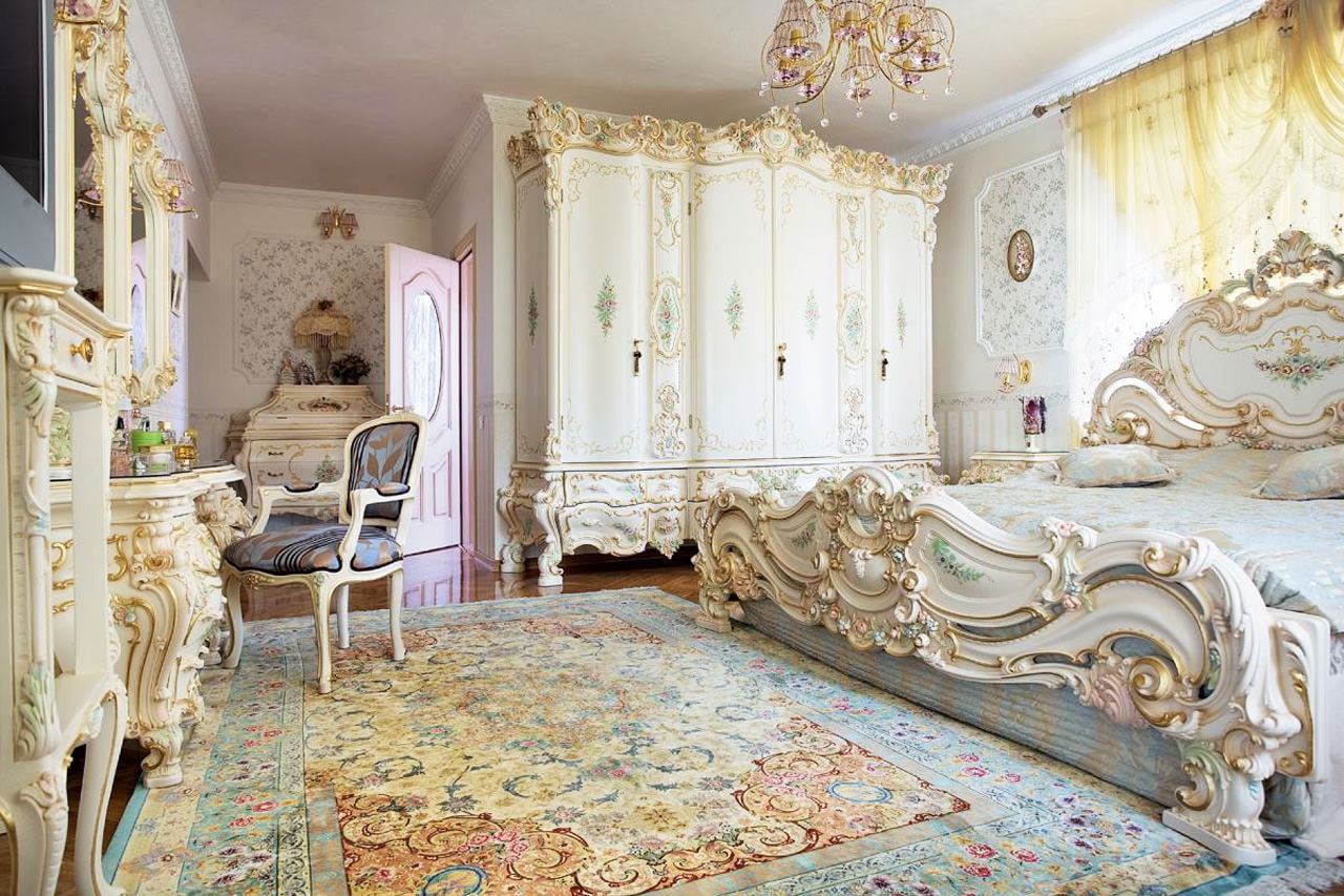 baroque bed