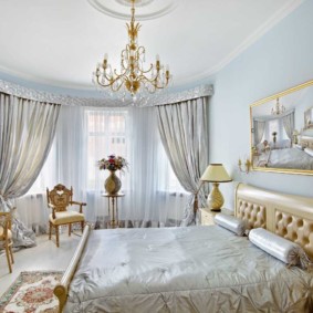 Baroque bedroom decor