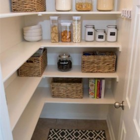arrangement of a pantry in an apartment design photo