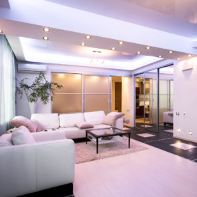 helyiségek megvilágítása az apartman dekorációs típusaiban
