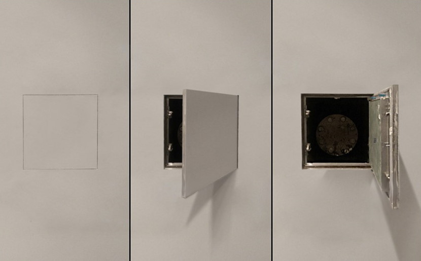 Três posições da escotilha escondida na parede do banheiro
