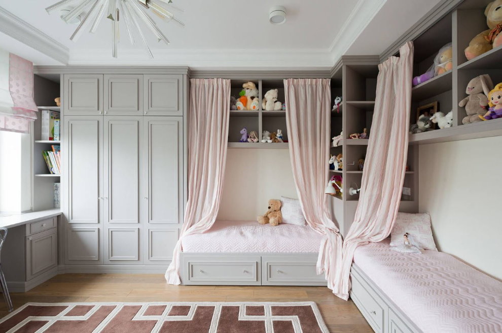 Corner bed arrangement in two girls bedroom