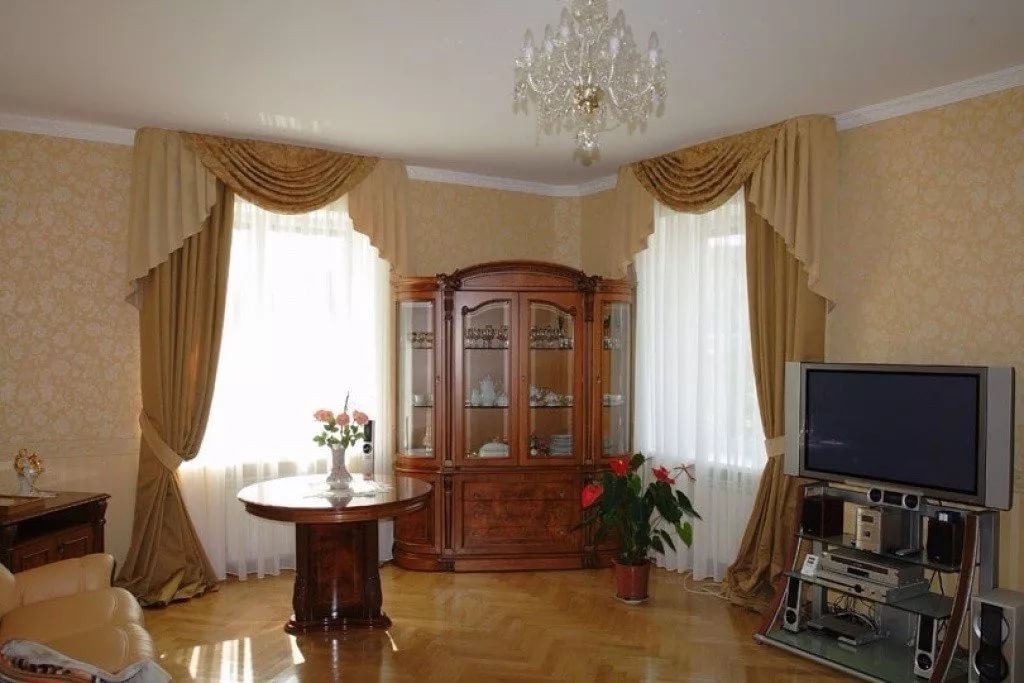 curtains in the hall on two windows photo ideas