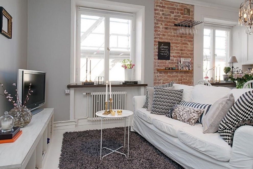 Scandinavian-style living room of 25 squares