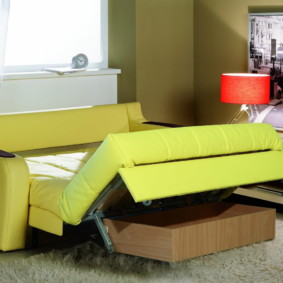 bilik tidur dengan gambar hiasan sofa