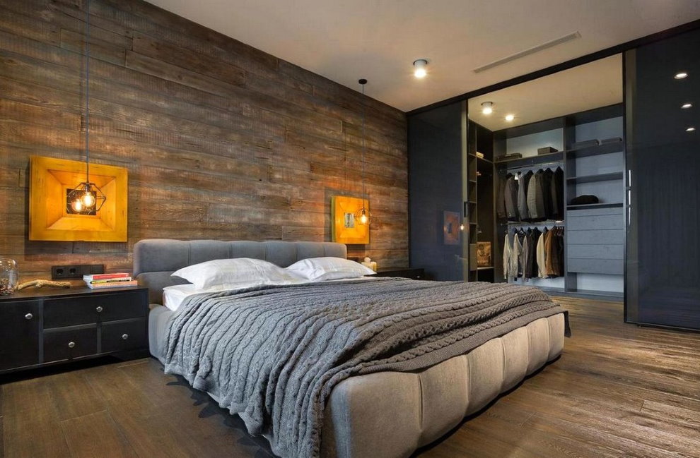 מיטה רחבה בחדר השינה בסגנון לופט