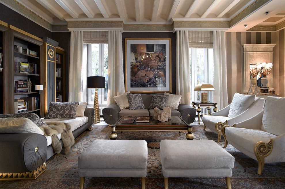 Mēbelēts neoklasicisma stilā privātmājas dzīvojamā istaba